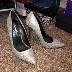 Meet your Posher, Yanna